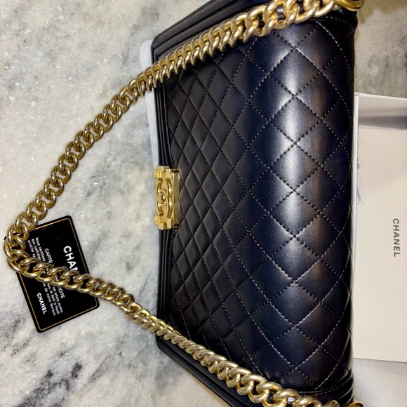 Chanel Black New Medium Boy Bag - Picture 2 of 12